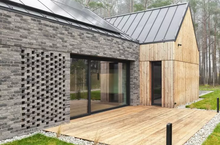  The openwork part is an entrance area with a recreational space