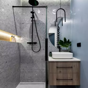 Bathroom combines gray and blue