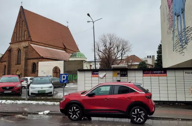 Automat przechwujący paczki ustawiony bez zezwolenia