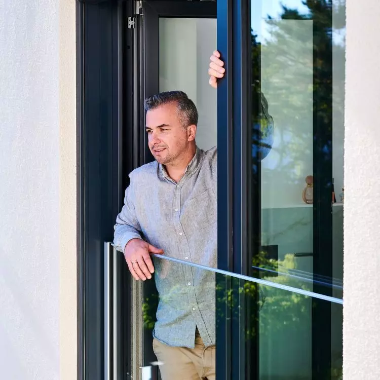 Zintegrowane barierki Schüco