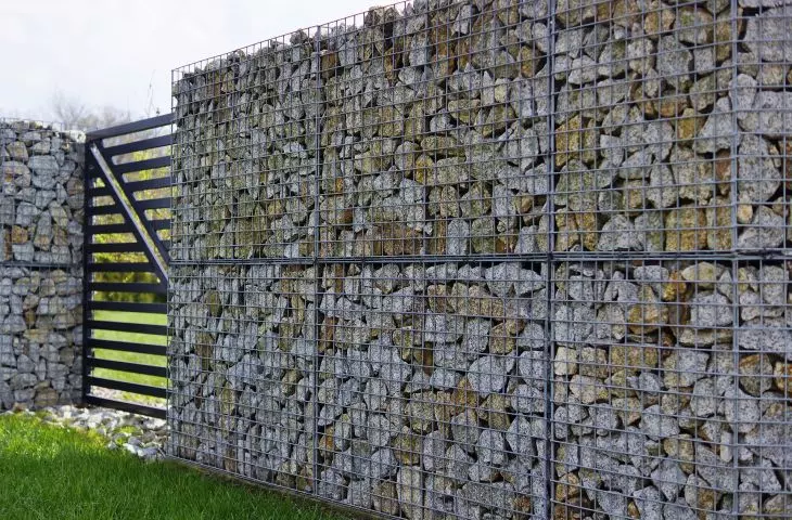 Stone for gabions gray-red