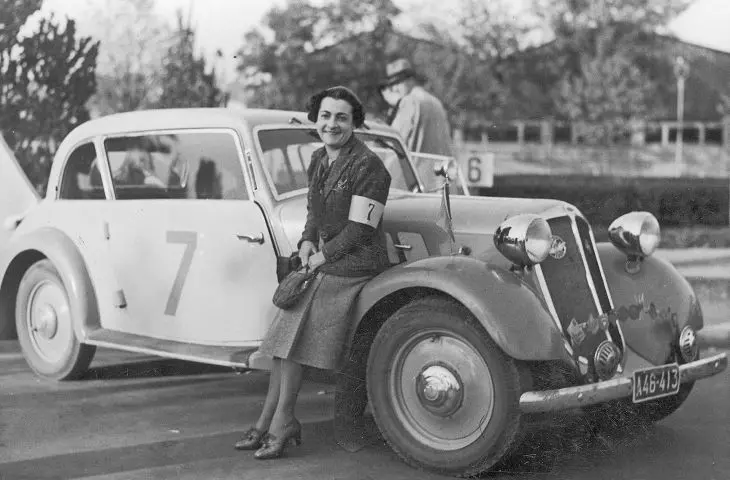 rajd samochodowy kobiet na trasie Warszawa–Gdynia–Warszawa, 1937