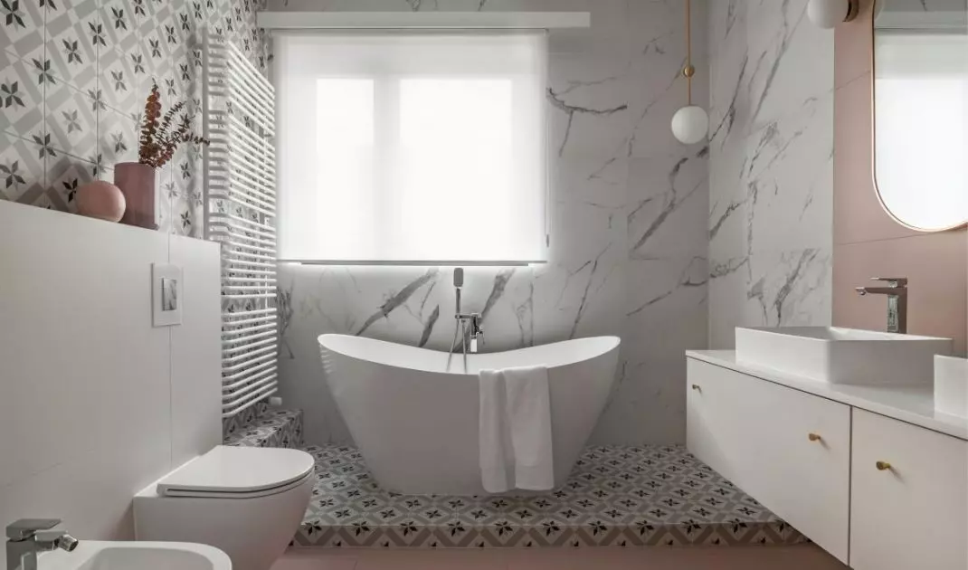 The bathroom was decorated in powder colors