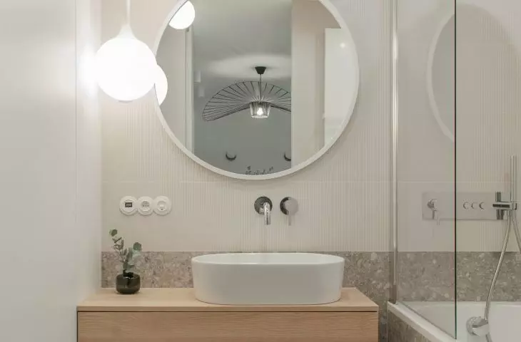 Two types of tiles were used in the bathroom