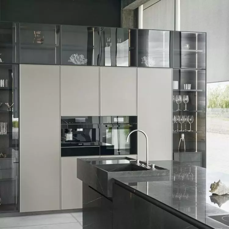 Vitrine in a modern way 