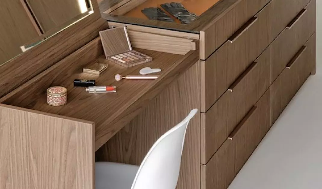 Toilette with glass drawer