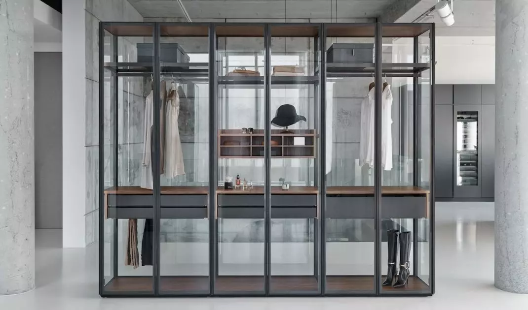 Glazed dressing room