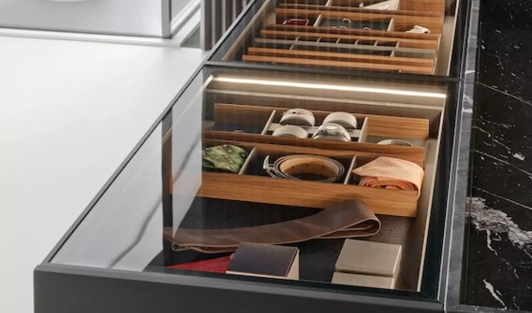 Glazed drawer