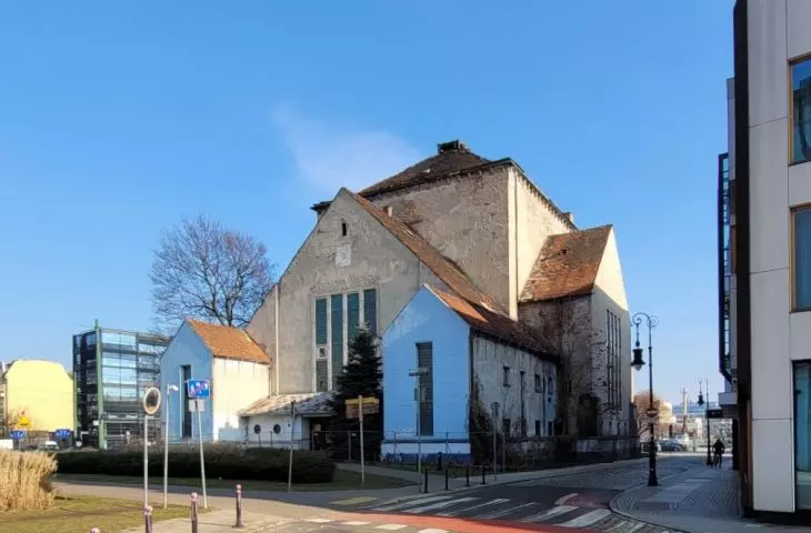 Former hospital on Szkolna Street in Poznan