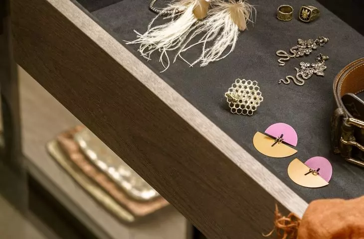 Dressing room drawer