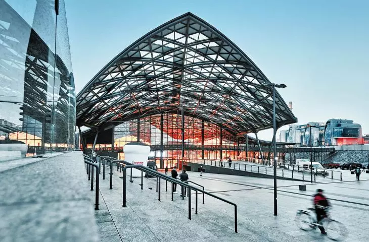 The Łódź Fabryczna station is spectacular - it was designed for a future in which traffic will increase many times over.