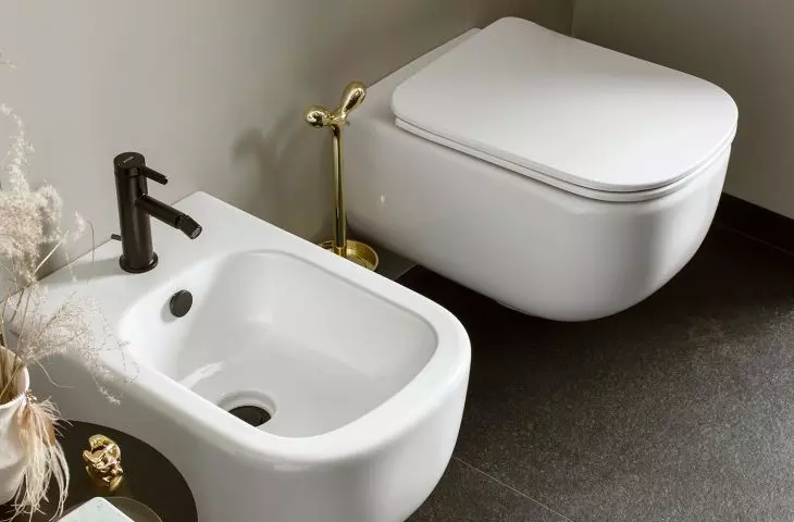 Black fixtures were used in the bathroom