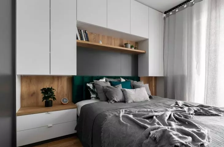 Bedroom with closet 