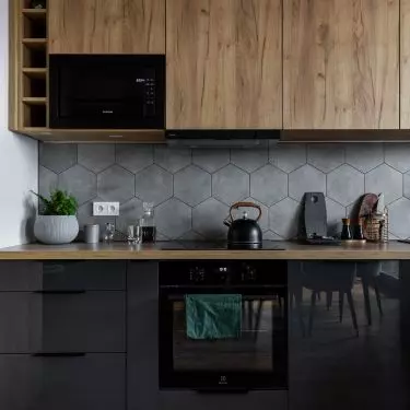 In the kitchen you will find hexagonal tiles