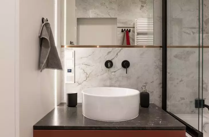 Kamień naturalny w łazience