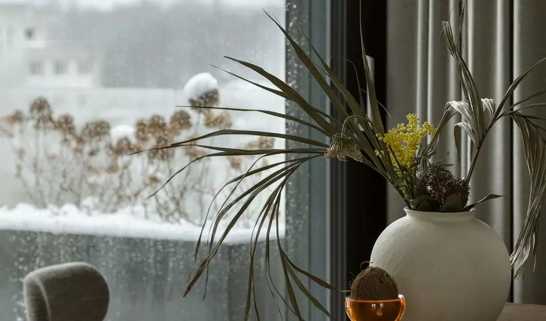 We wnętrzu znajdziemy wiele designerskich dodatków