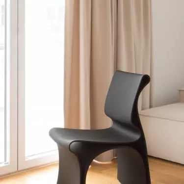 ANTROPO chair in black version