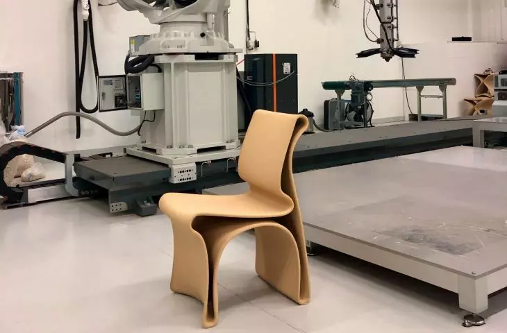 Manufacturing a piece of furniture