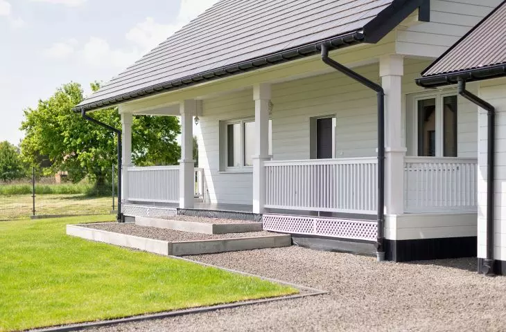 Single-family house near Krakow, facade made of Cedral CLICK WOOD boards in white C01