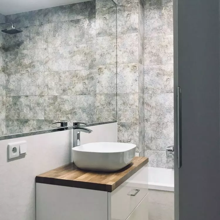Szafka wisząca mdf lakierowany biały połysk. Blat dąb mikrowczep lakier bezbarwny mat – 4 cm