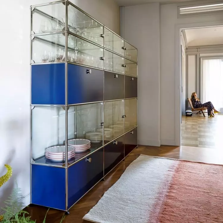 Blue tableware storage rack