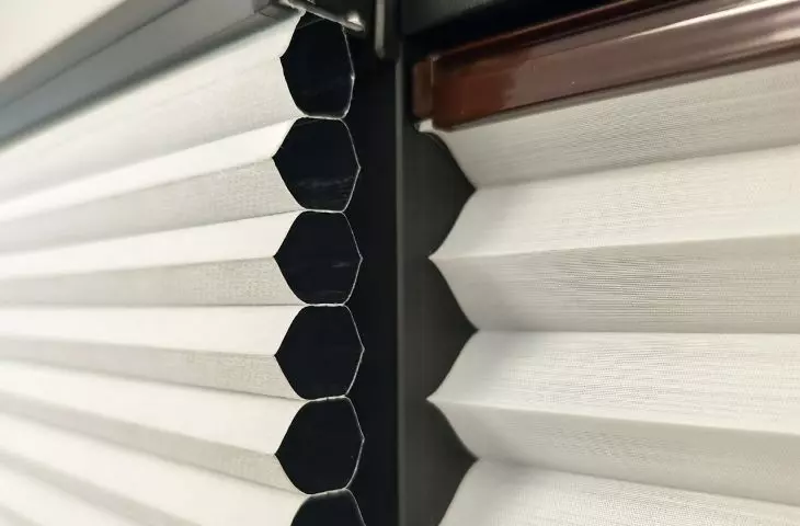 Pleated blind 