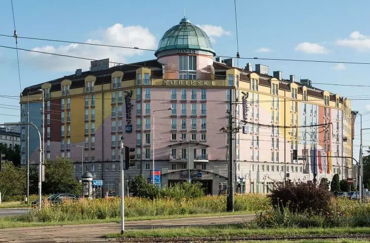 kultowy warszawski hotel też może zmienić swoje oblicze