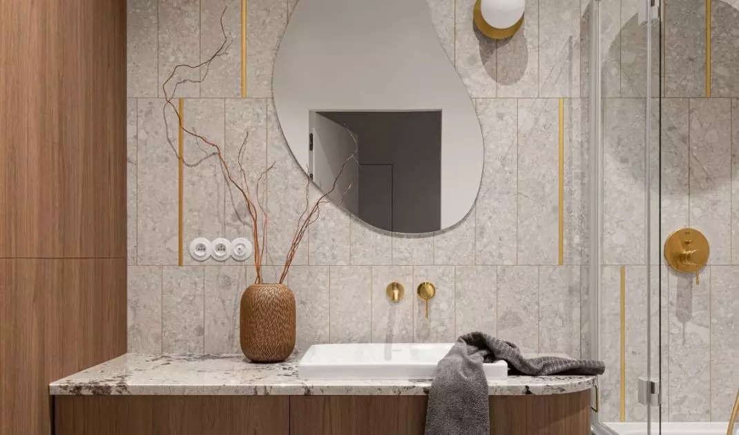 Bathroom in warm colors