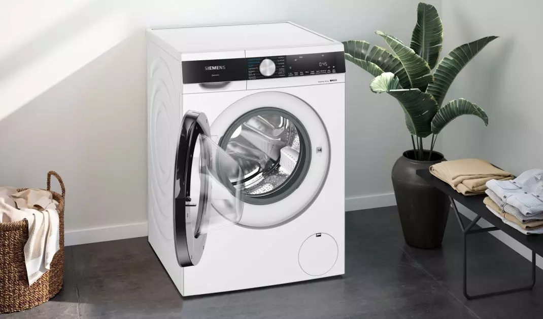 Washer-dryer saves space