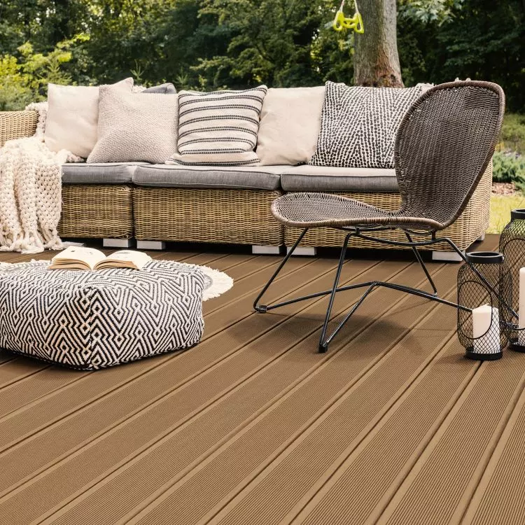 Composite decking board from the LUNA collection