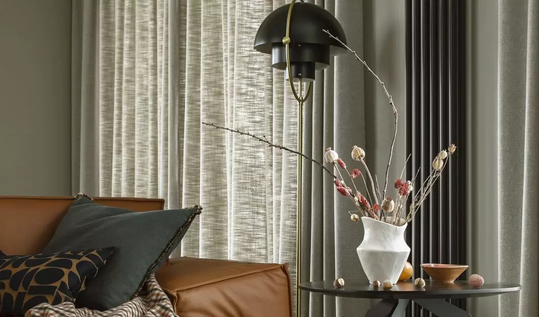 Sculptural lamp