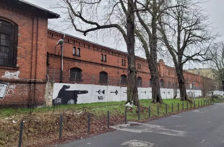 Teren dawnych koszar od strony ul. Ułańskiej