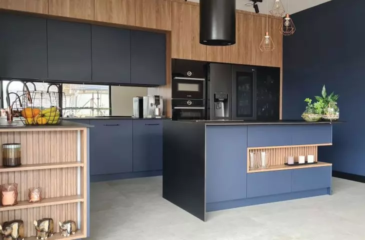 Navy blue ultra matte M4702 (realized and photographed by Duma Furniture Marcin Lewinski)