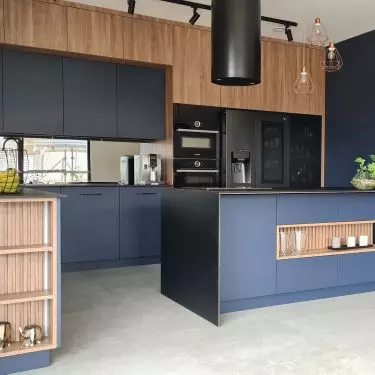 Navy blue ultra matte M4702 (realized and photographed by Duma Furniture Marcin Lewinski)