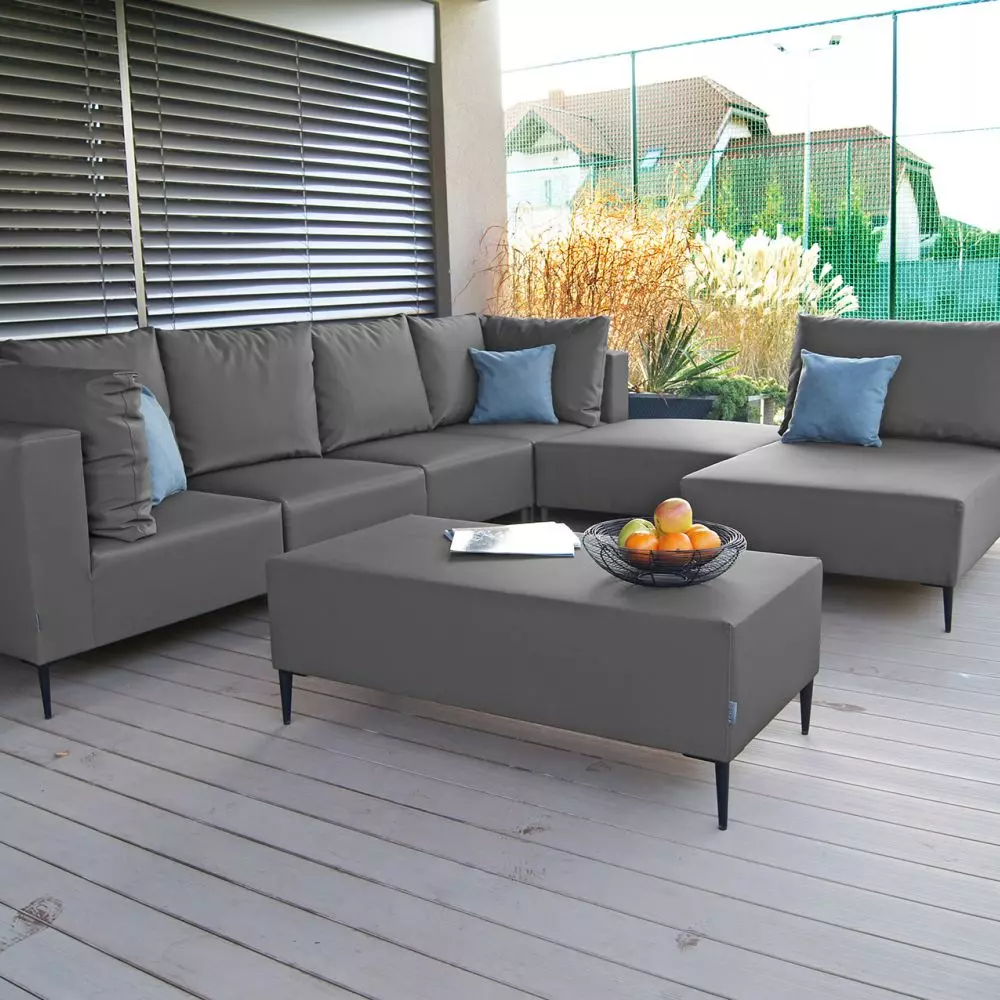 GOZO COLLECTION The modular GOZO collection is an example of simple but interesting form