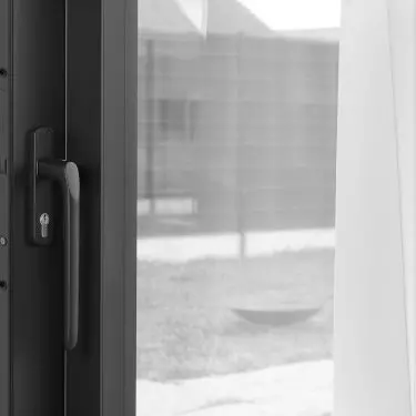 Levanto modular lift-and-slide system with Horizon handle with cylinder opening