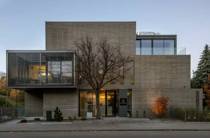 the building is formed by three staggered floors