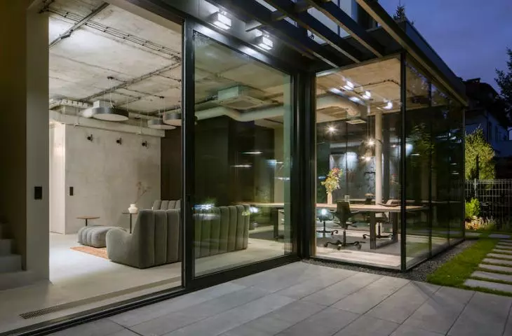 glazing adds lightness to the body