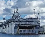 USS Kearsarge, on the stern, the opening ramp is conspicuous: this is the way the naval landing craft are going out