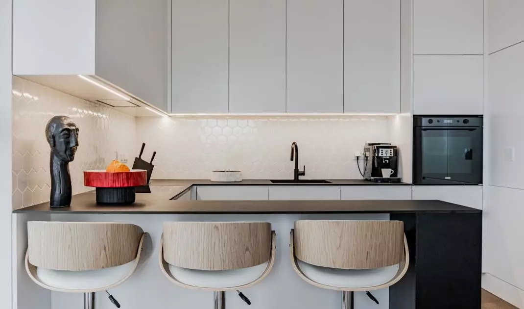 Semi-open kitchenette