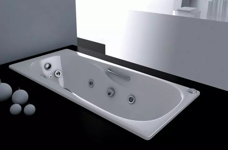 Enamel bathtub