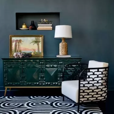 An aristocratic carpet will add an interesting touch to the interior