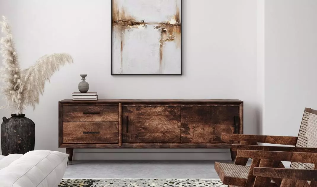 The original carpet will be the key to the decor
