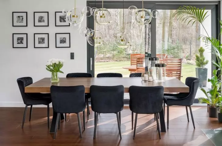 Dining room with original lamps