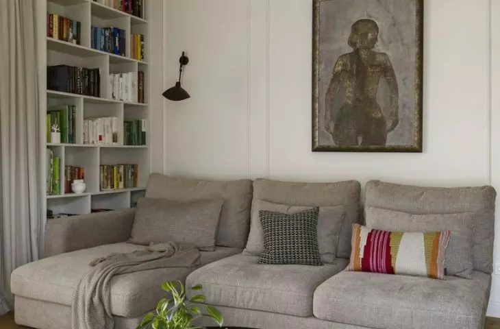 Seating area with a sofa in the shade of coffee with milk