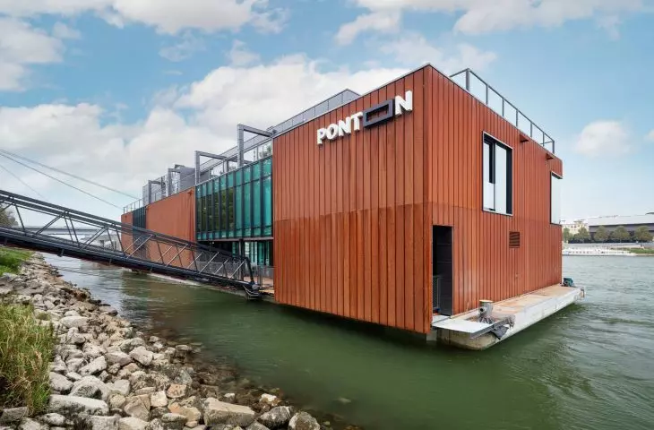 Panel Ruukki Lamella Cor-Ten 30 na budynku Pontoon