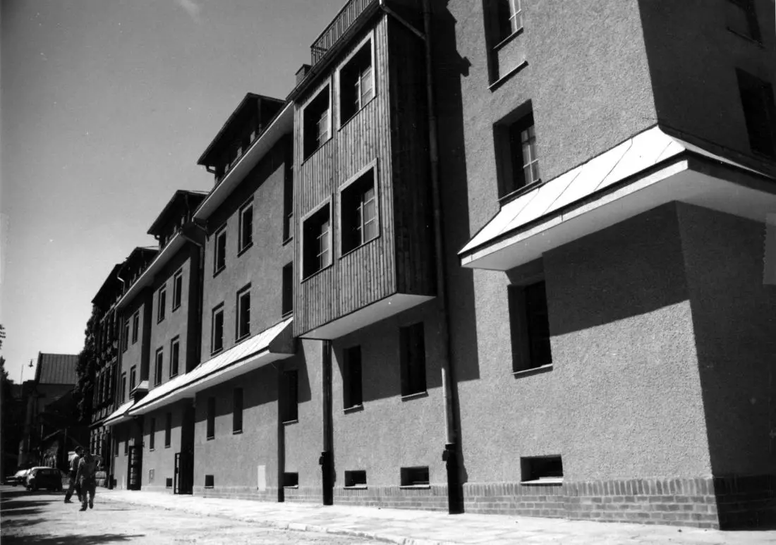 Budynek plombowy na
narożniku ulic Jakuba i Warszaurea 9