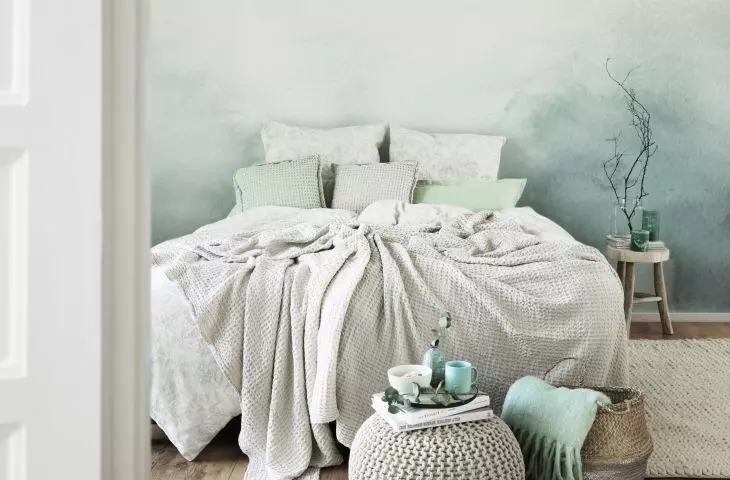Fresh mint color will be a perfect choice 
