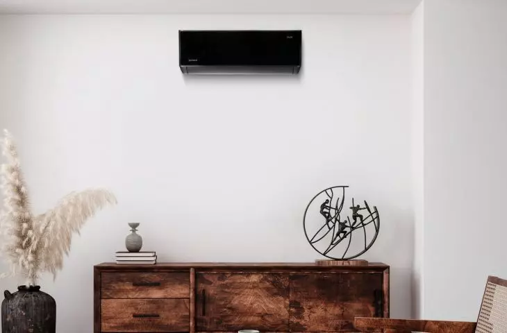 Rotenso Teta Mirror premium air conditioner