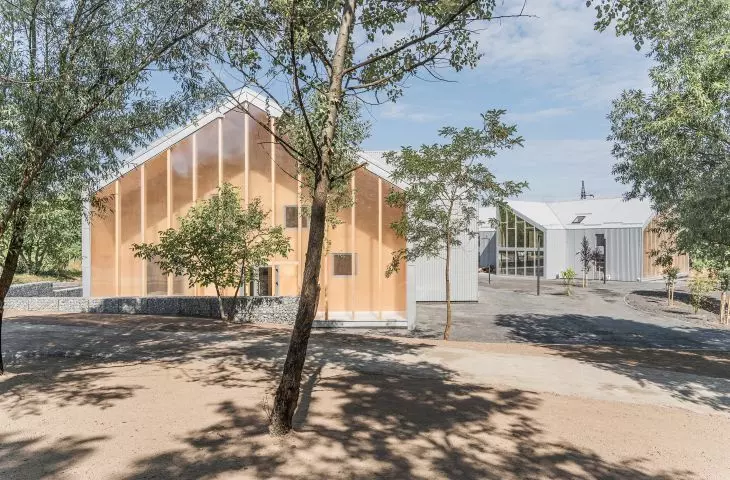 Loggia facing the park